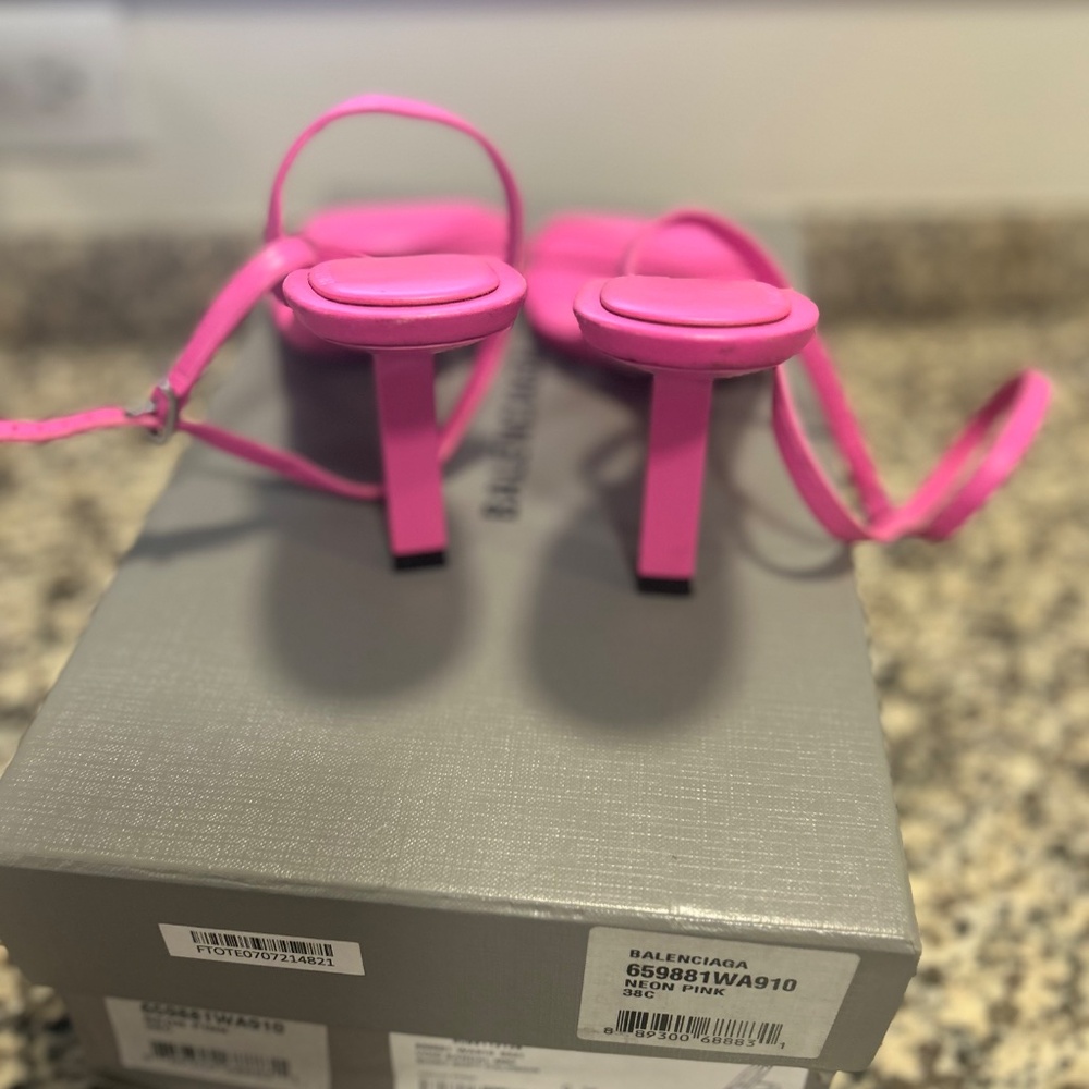 Balenciga Sandals - Picture 4 of 6